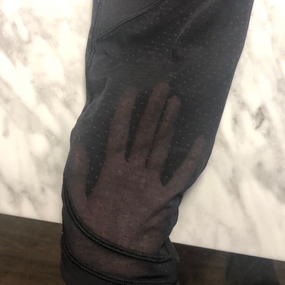 Lululemon 3/4 Sheer leggings - Picture 4 of 4